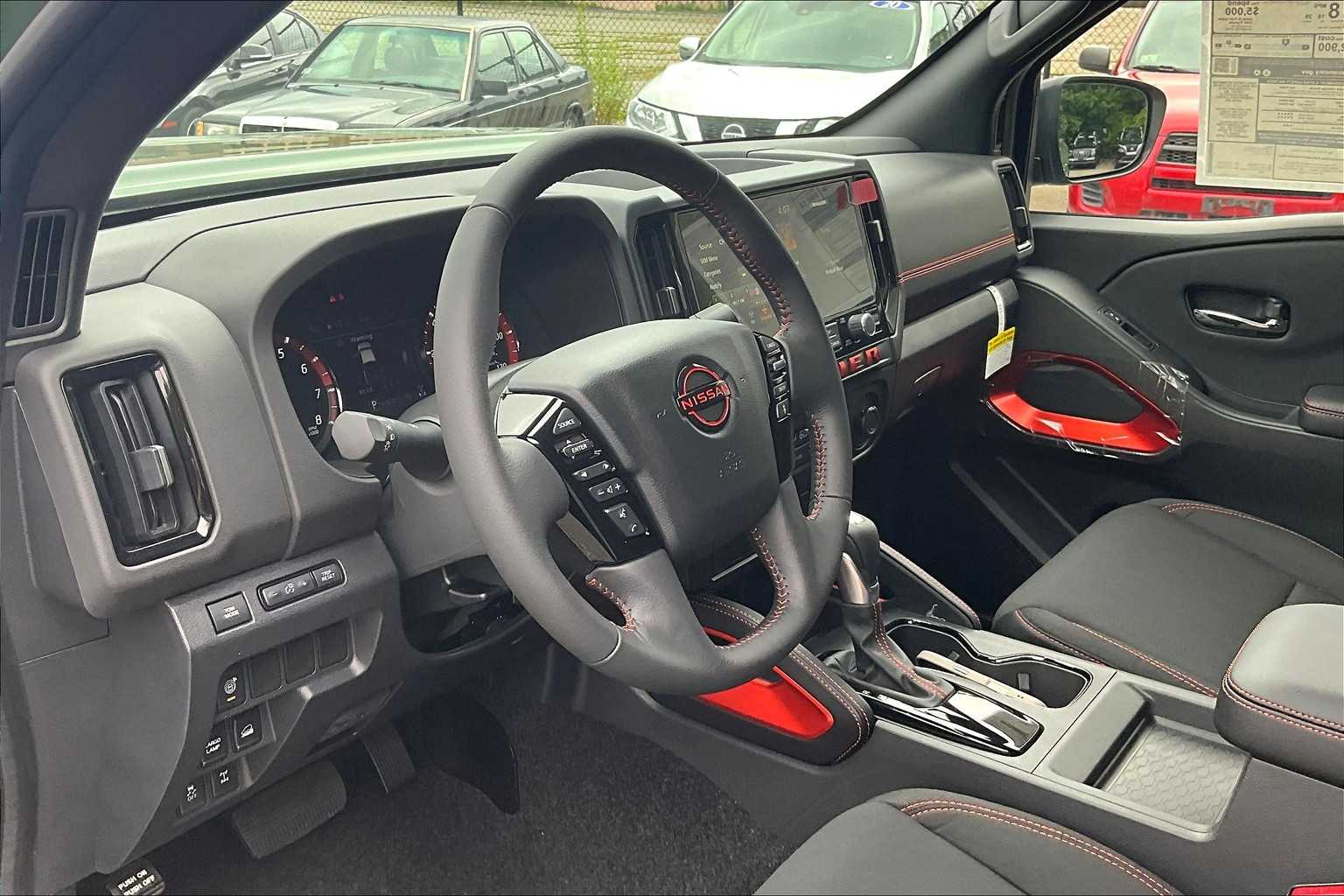 2025 Nissan Frontier PRO-4X - Photo 8