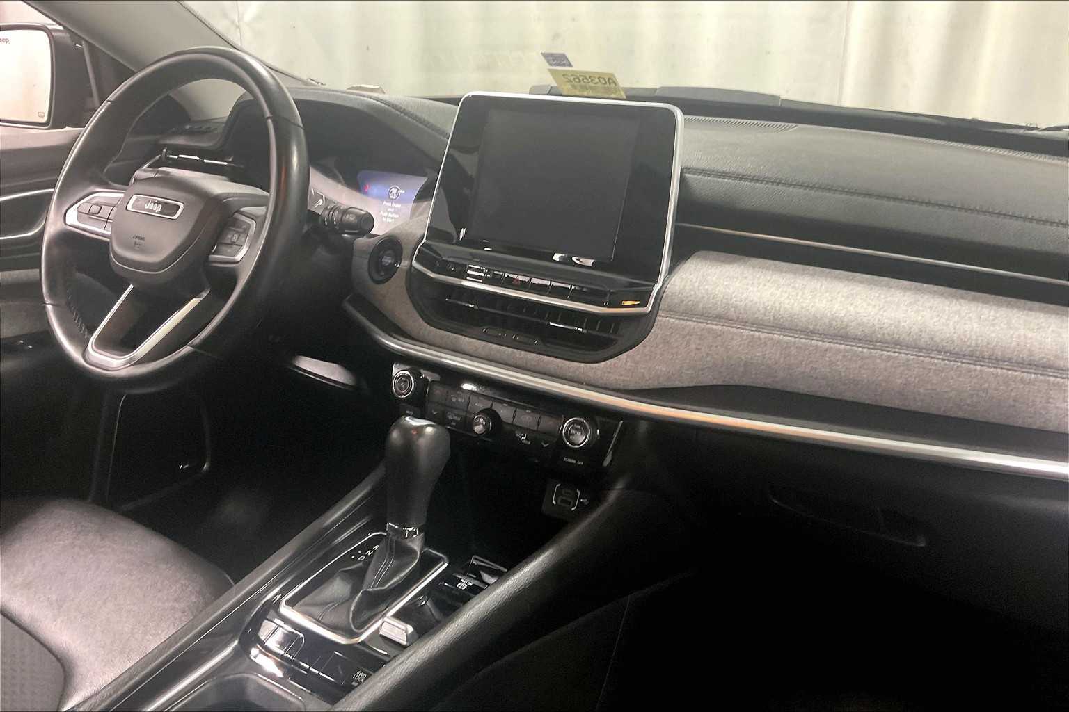 2022 Jeep Compass Latitude - Photo 14