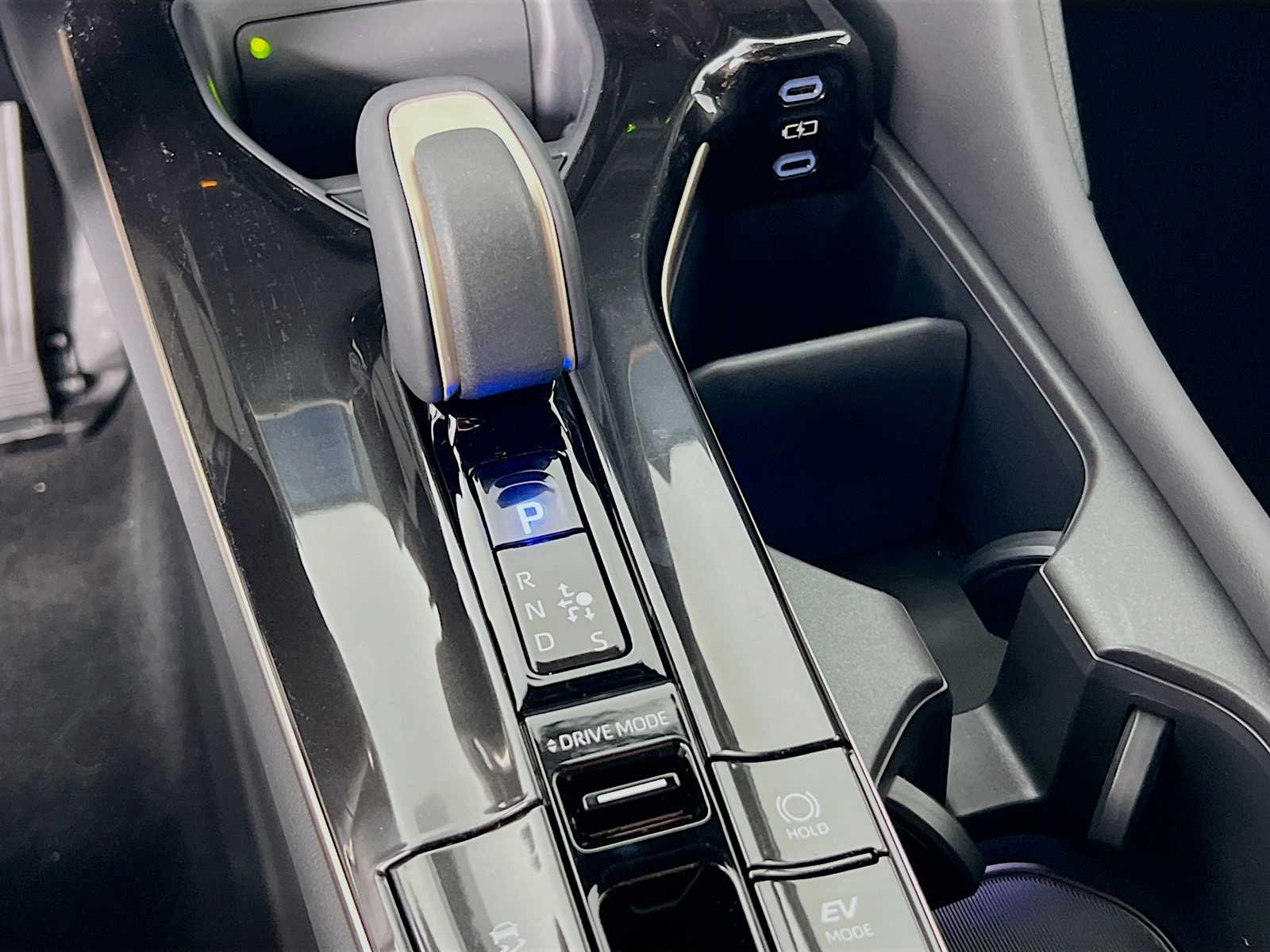 2025 Toyota Crown Signia Limited - Photo 11