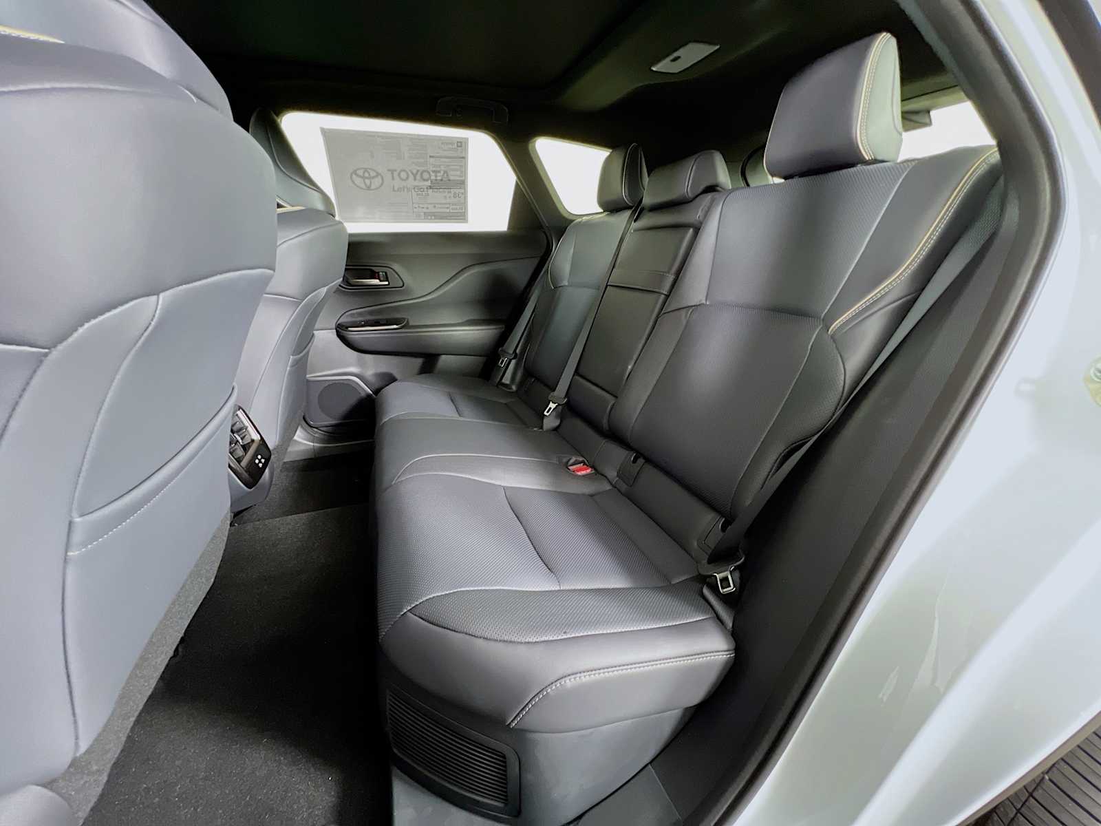 2025 Toyota Crown Signia Limited - Photo 13