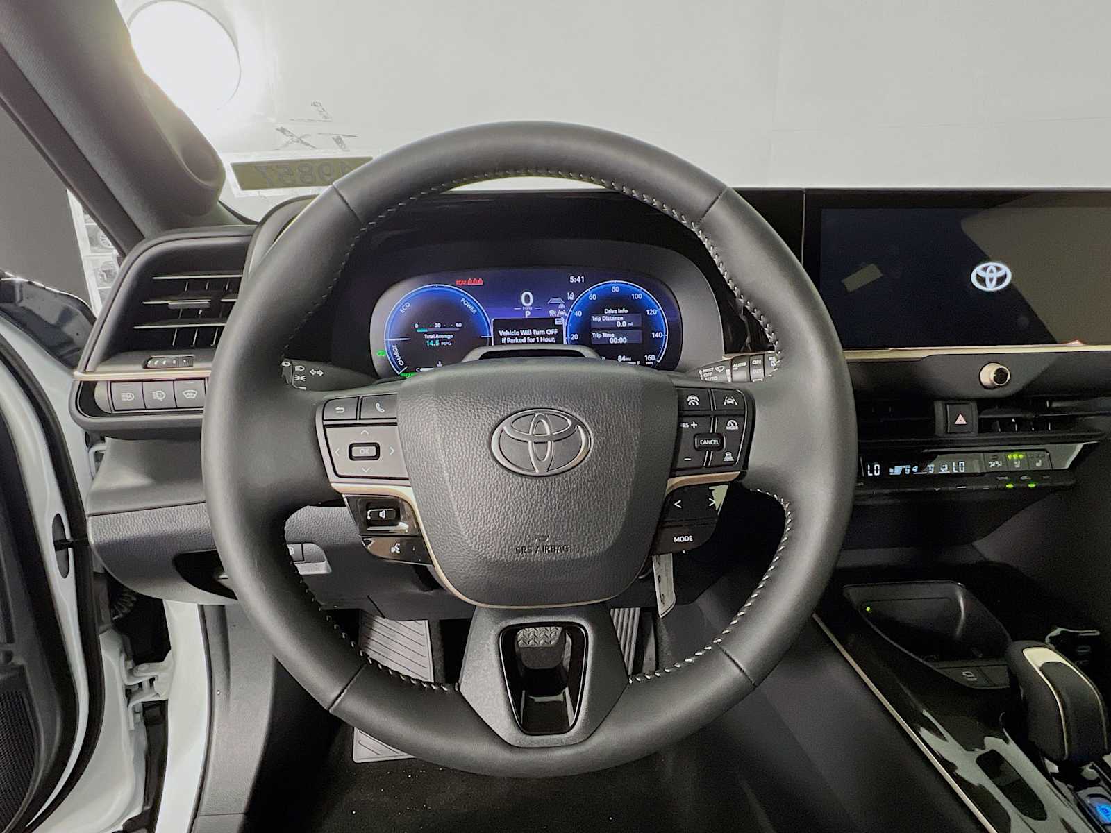 2025 Toyota Crown Signia Limited - Photo 7