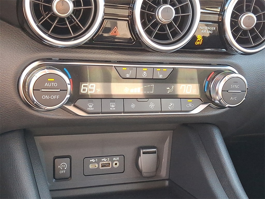 2025 Nissan Sentra SV - Photo 11