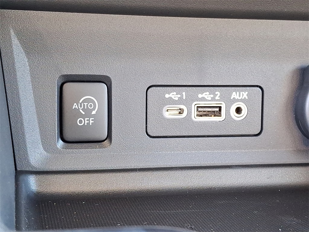 2025 Nissan Sentra SV - Photo 16