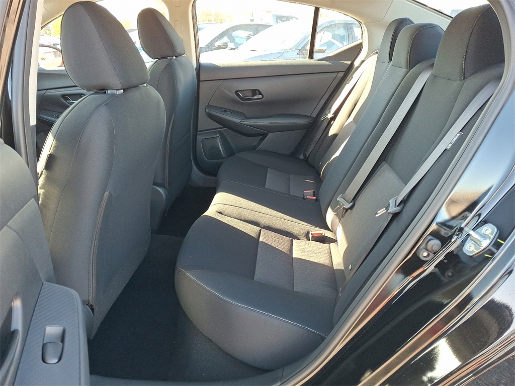 2025 Nissan Sentra SV - Photo 6