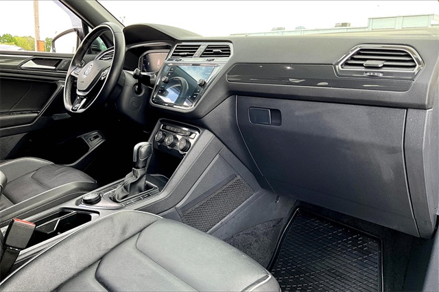 2021 Volkswagen Tiguan 2.0T SEL Premium R-Line - Photo 13