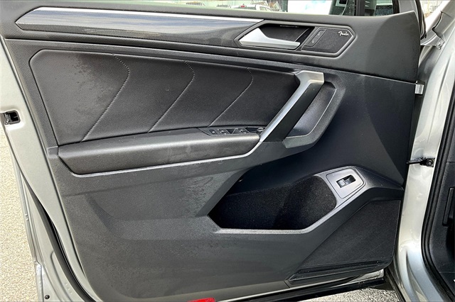 2021 Volkswagen Tiguan 2.0T SEL Premium R-Line - Photo 9