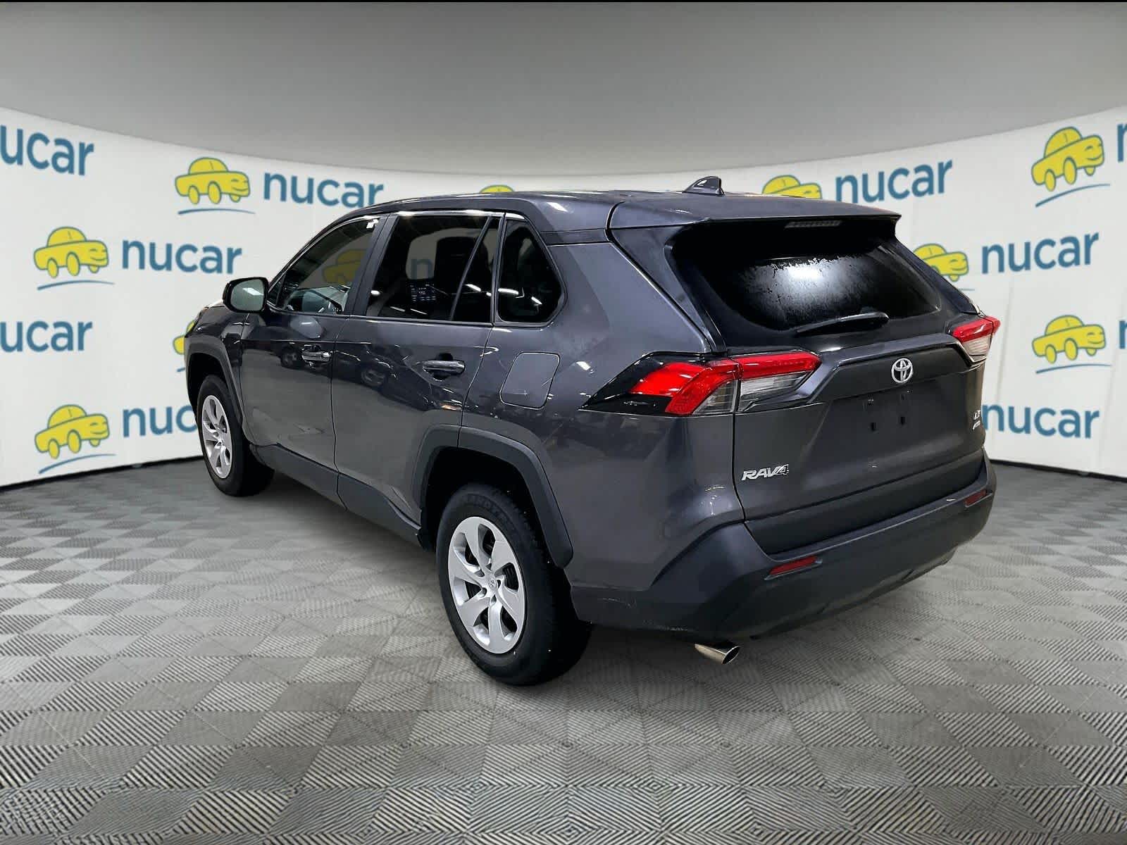 2022 Toyota RAV4 LE - Photo 3