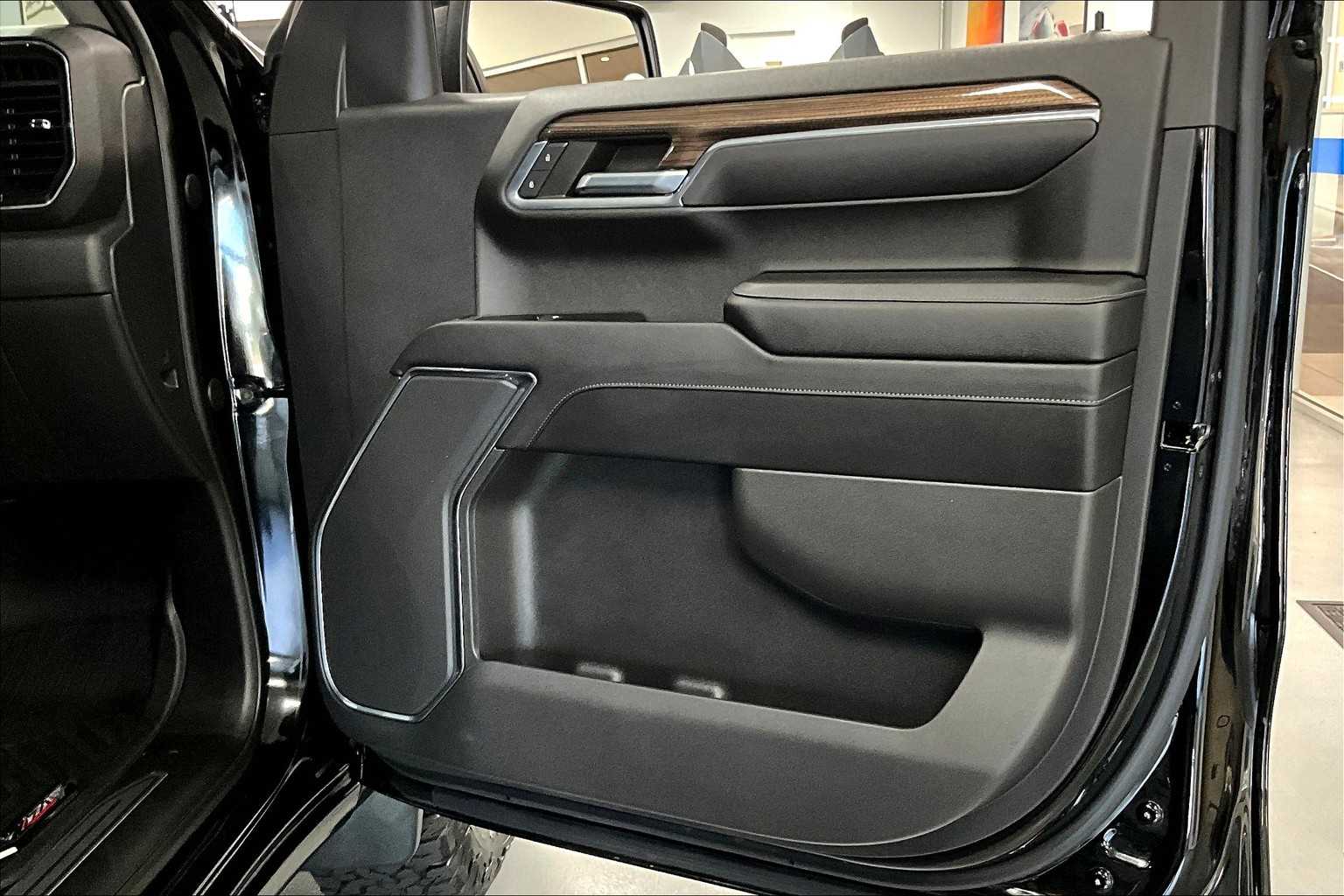 2022 Chevrolet Silverado 1500 LT Trail Boss - Photo 12