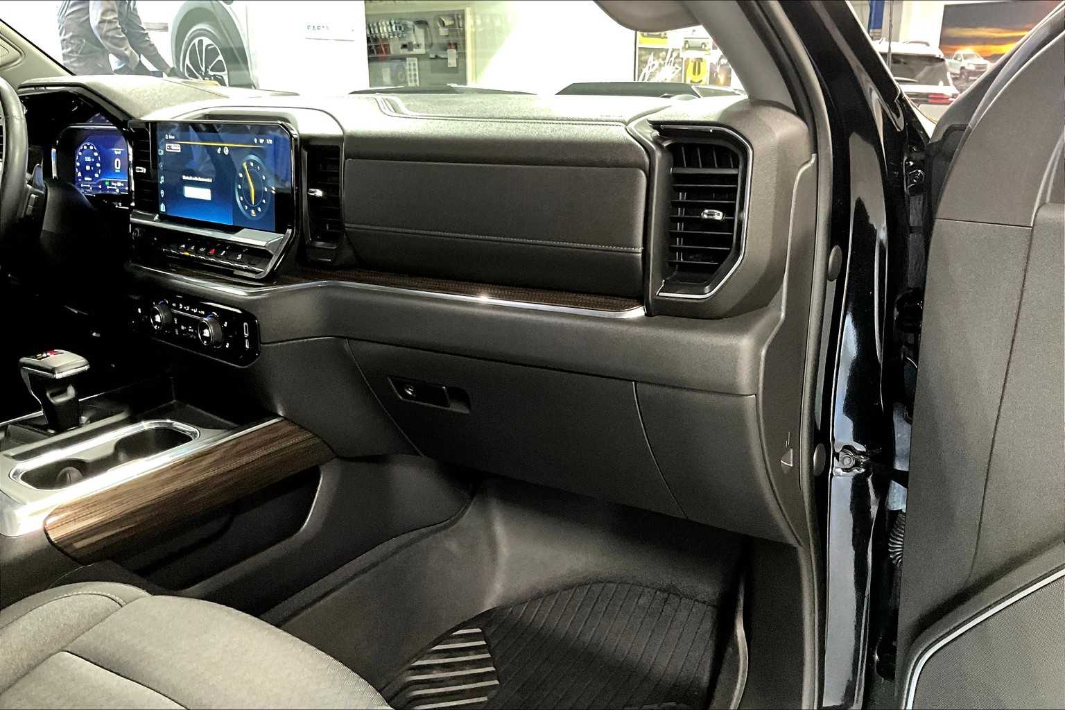 2022 Chevrolet Silverado 1500 LT Trail Boss - Photo 13
