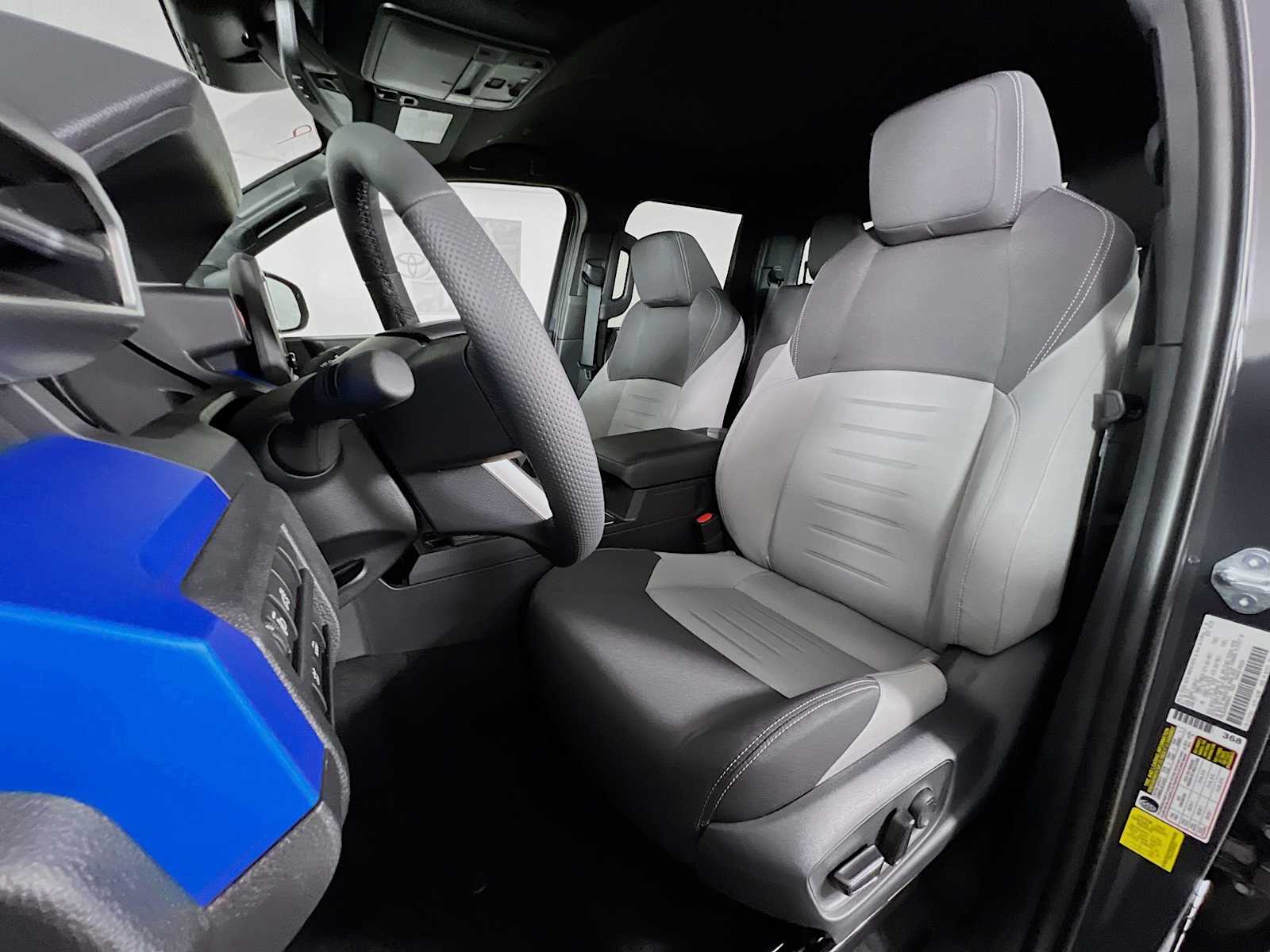 2025 Toyota Tacoma TRD Off Road - Photo 12