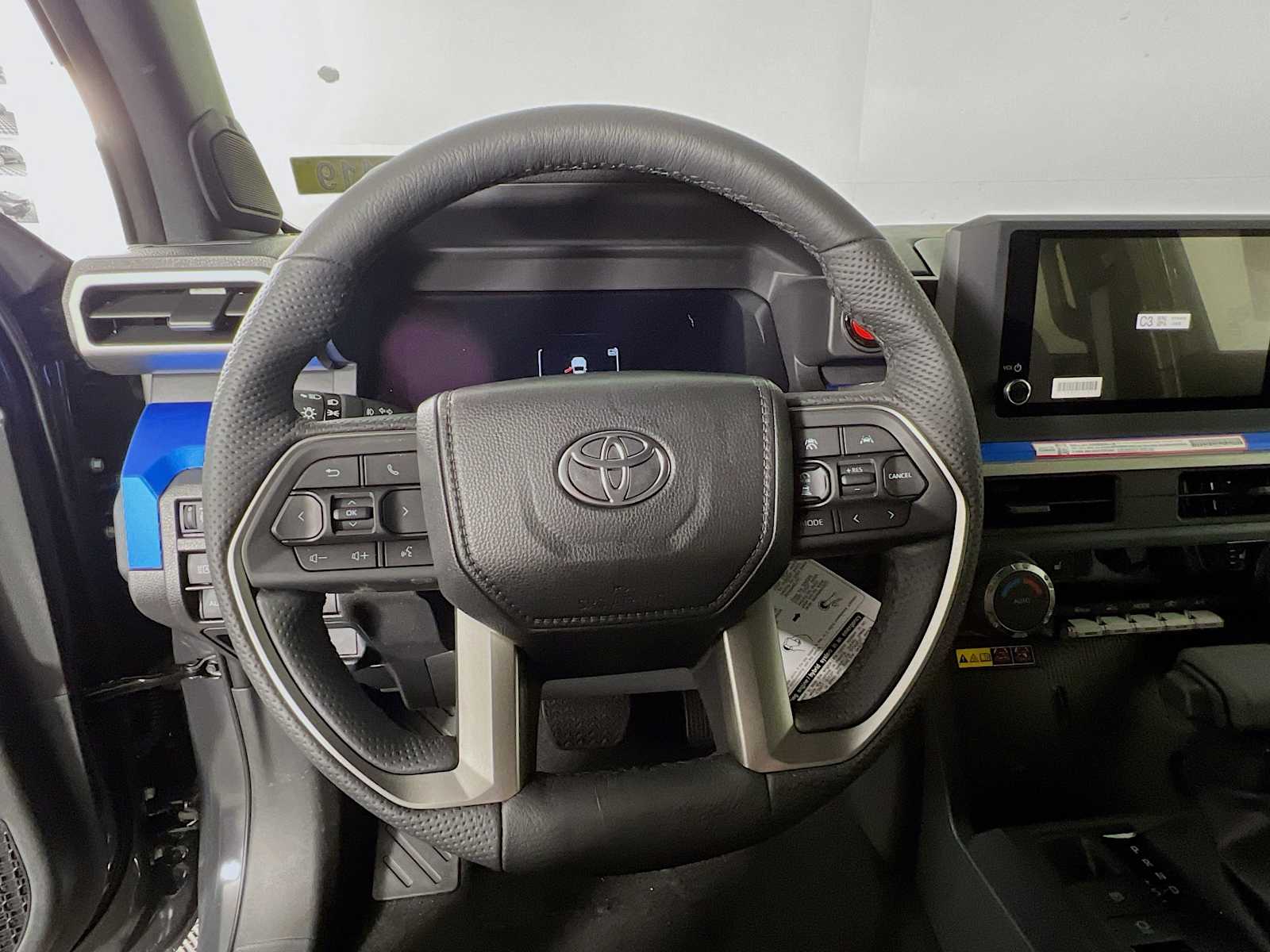 2025 Toyota Tacoma TRD Off Road - Photo 7
