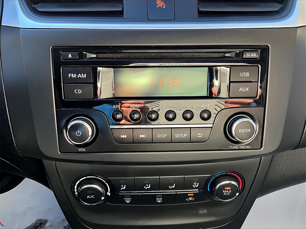 2017 Nissan Sentra S - Photo 19