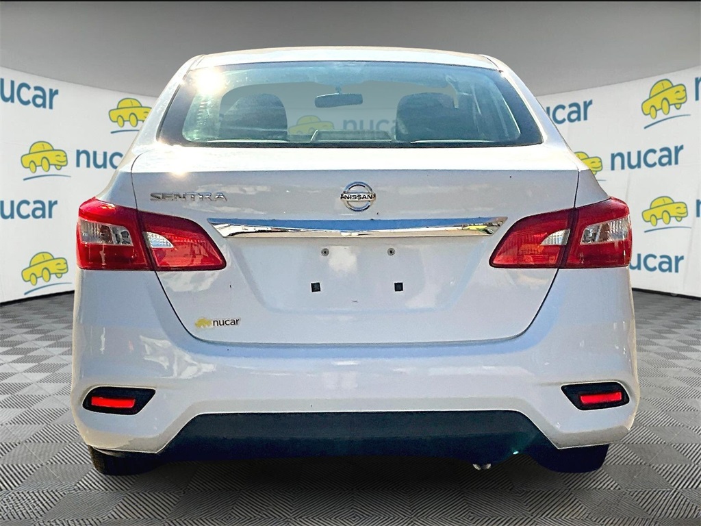 2017 Nissan Sentra S - Photo 5