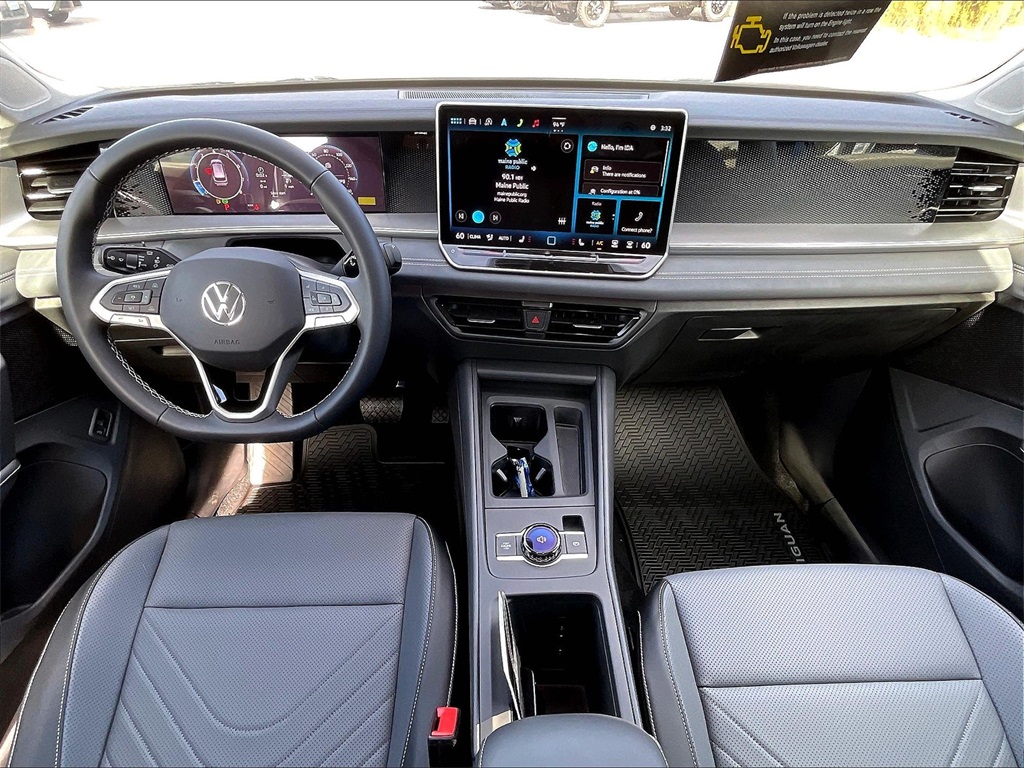 2025 Volkswagen Tiguan 2.0T SE - Photo 12