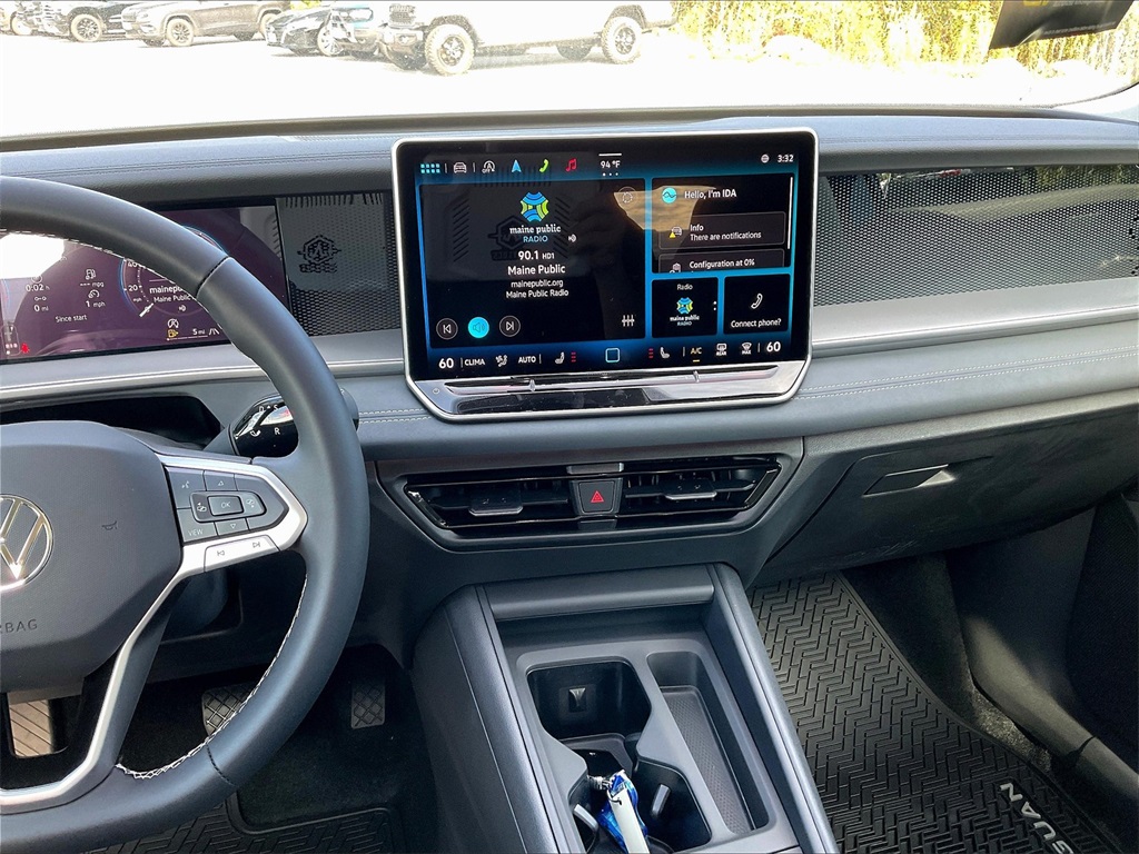 2025 Volkswagen Tiguan 2.0T SE - Photo 13