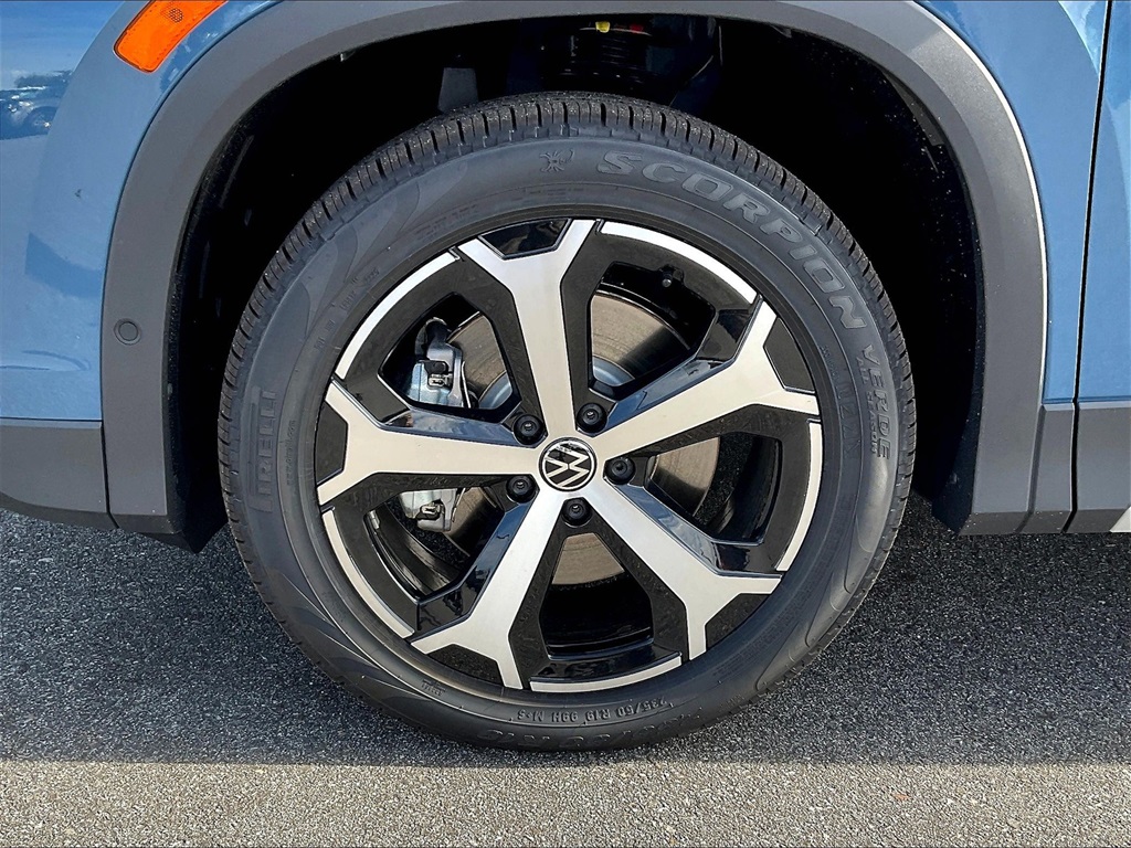 2025 Volkswagen Tiguan 2.0T SE - Photo 8