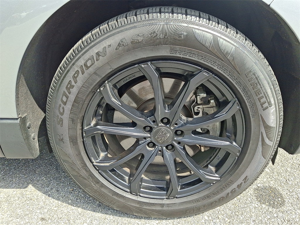 2020 Ford Edge SEL - Photo 9