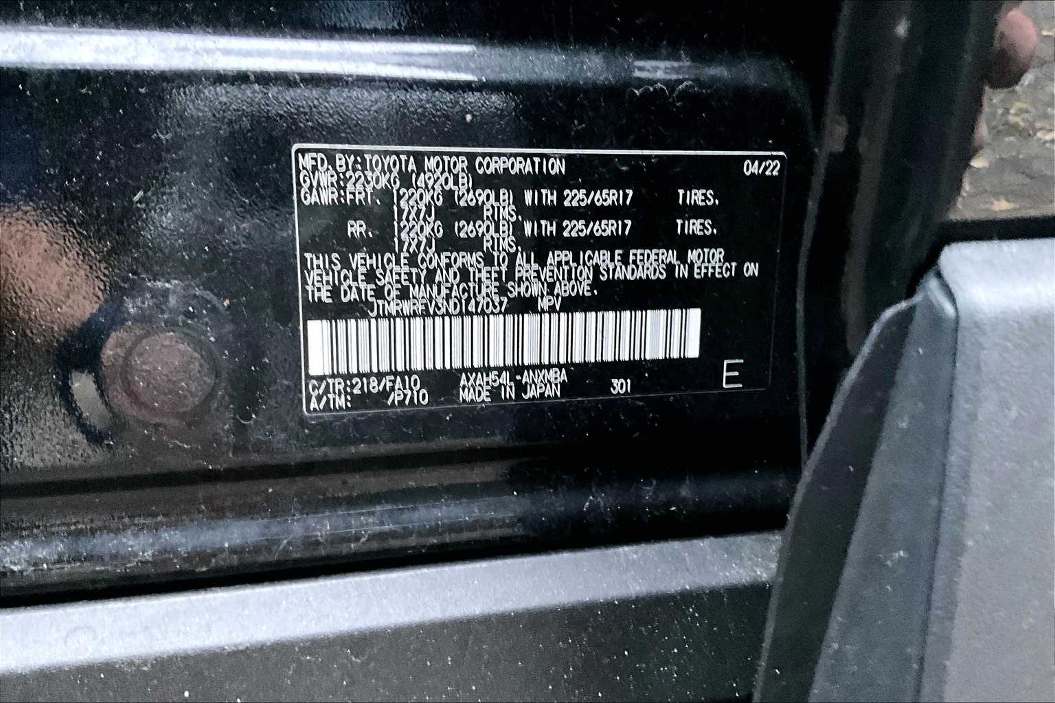 2022 Toyota RAV4 Hybrid XLE - Photo 6