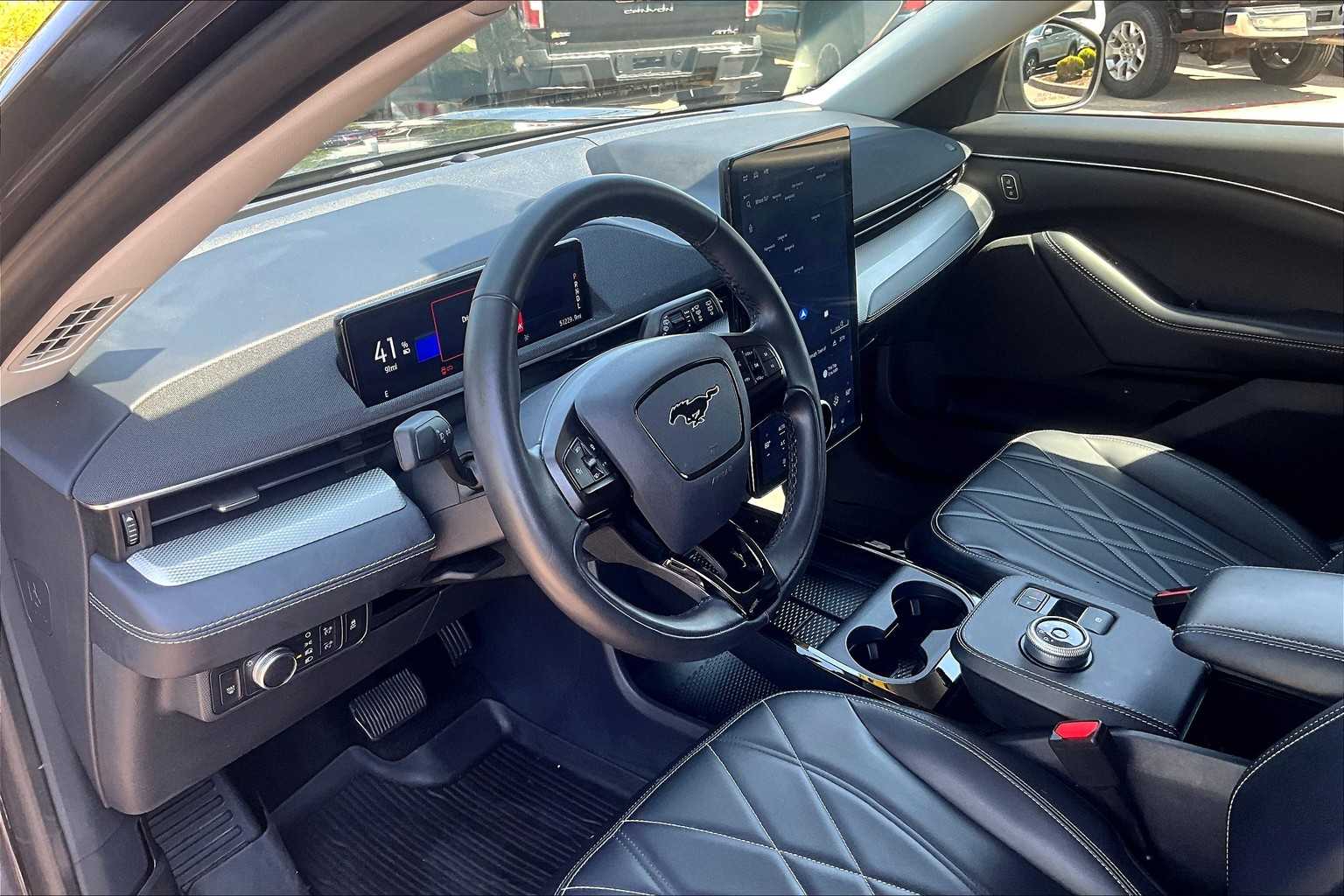 2022 Ford Mustang Mach-E Select - Photo 8