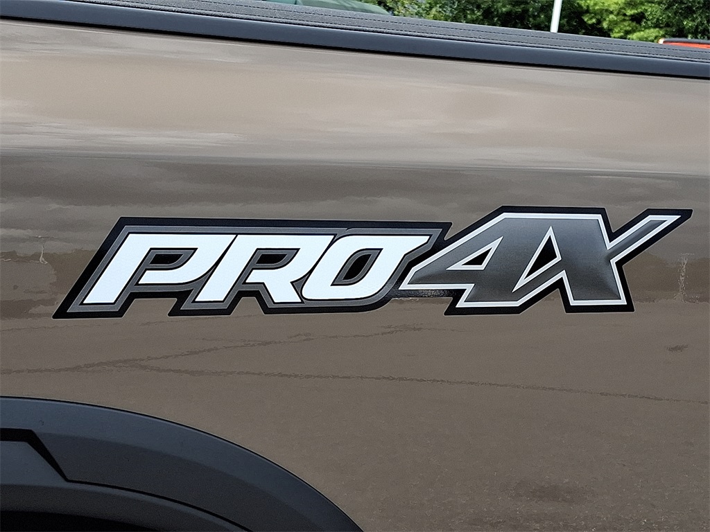 2023 Nissan Titan PRO-4X - Photo 29