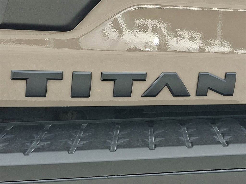 2023 Nissan Titan PRO-4X - Photo 30