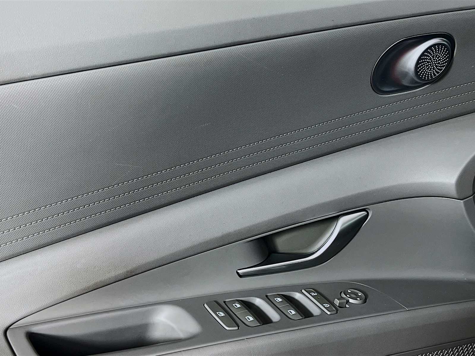 2024 Hyundai Elantra SE - Photo 17