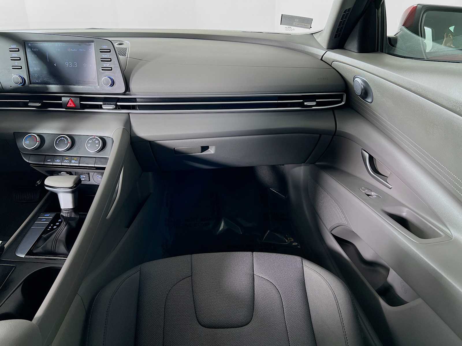 2024 Hyundai Elantra SE - Photo 22