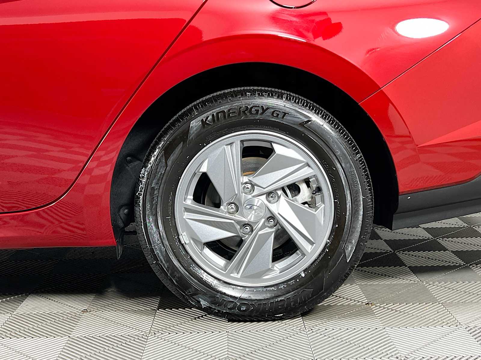 2024 Hyundai Elantra SE - Photo 29