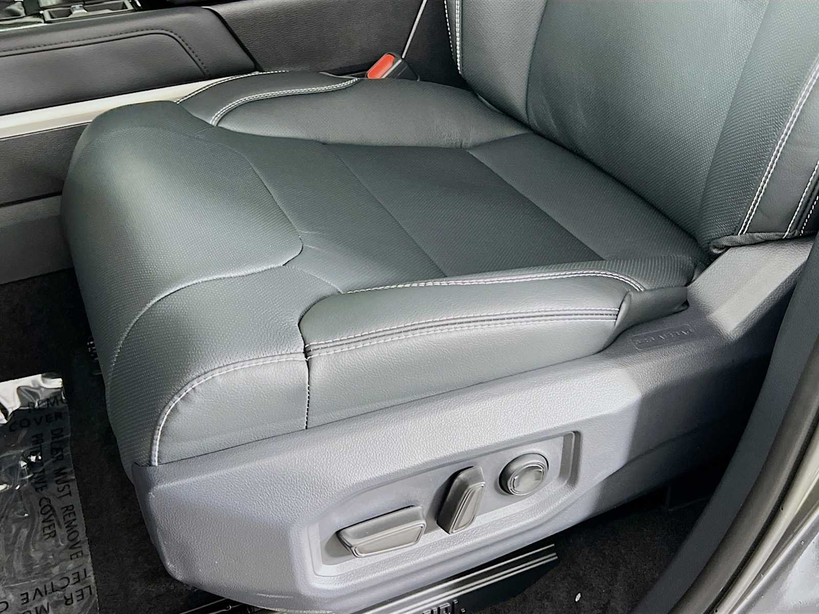 2026 Toyota Tundra Limited - Photo 17