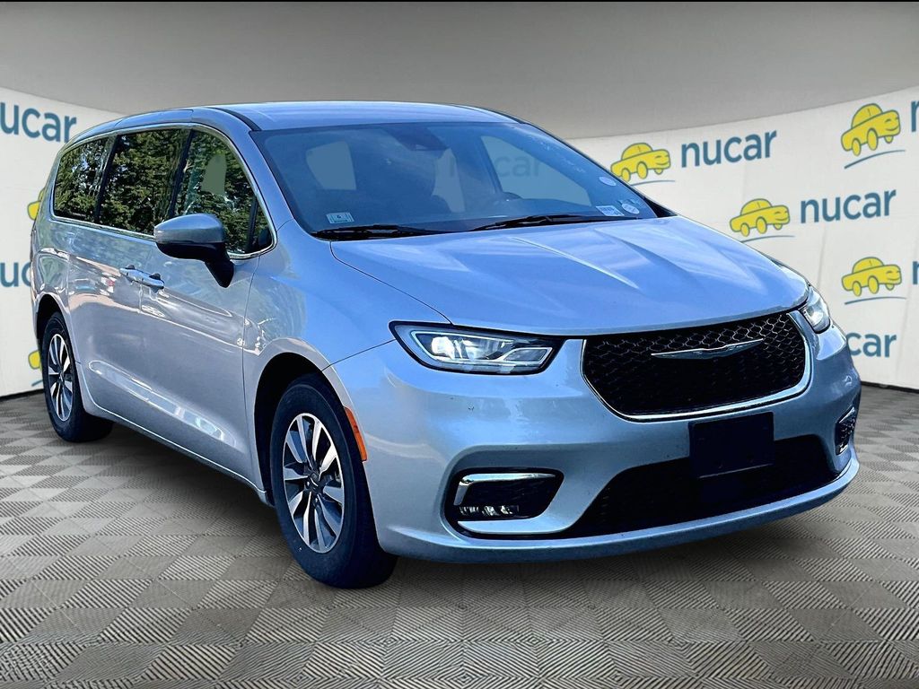 2023 Chrysler Pacifica Hybrid Touring L