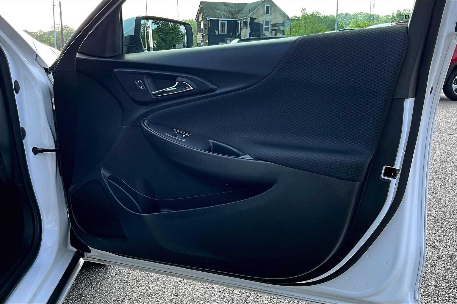2023 Chevrolet Malibu LT - Photo 12