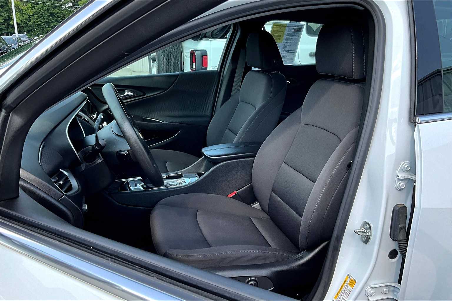 2023 Chevrolet Malibu LT - Photo 10