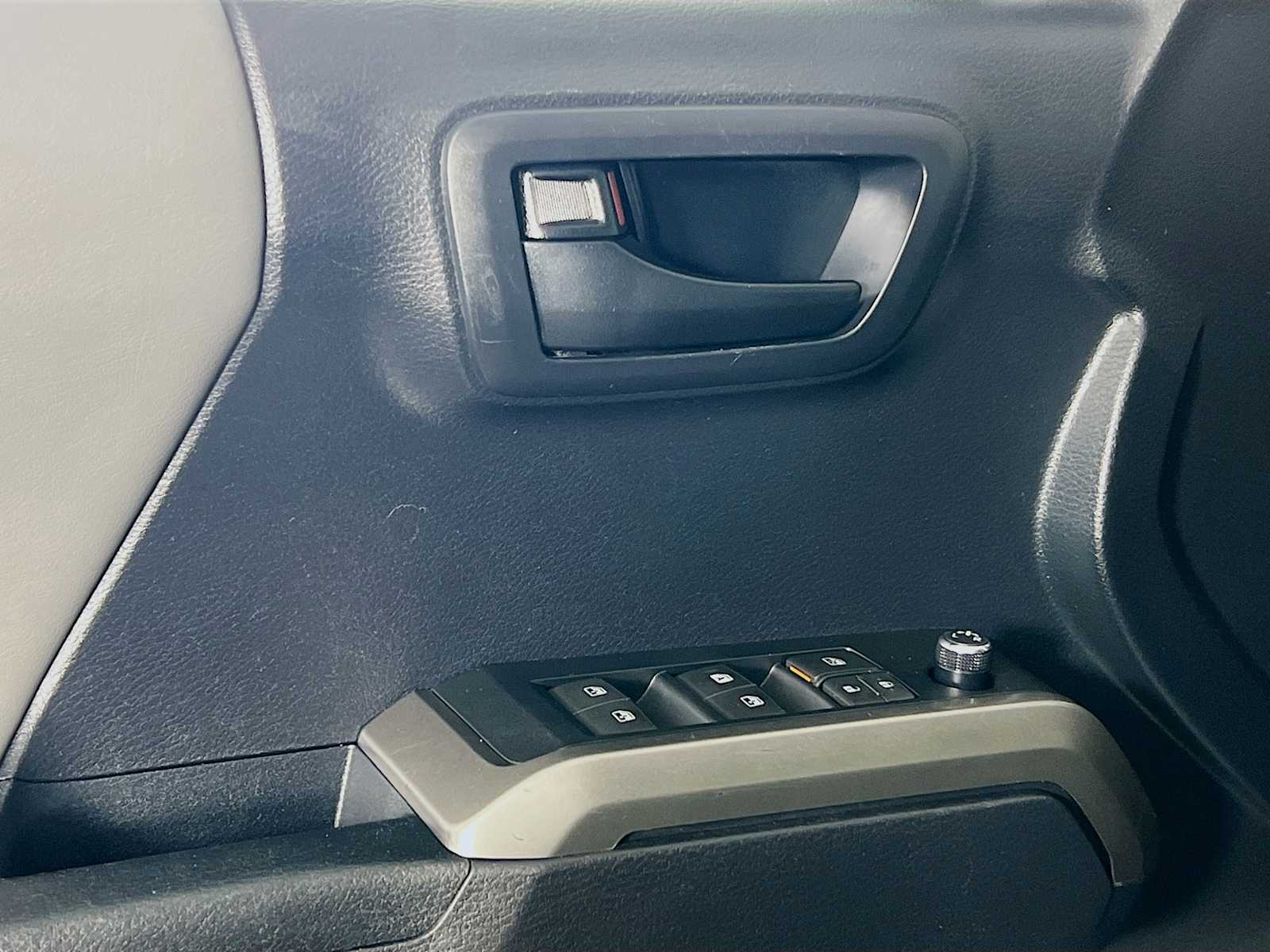 2018 Toyota Tacoma SR5 - Photo 17