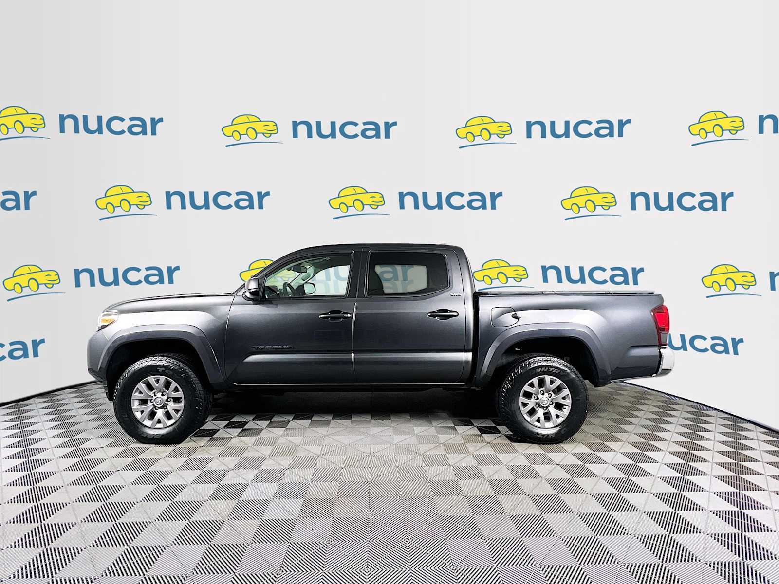 2018 Toyota Tacoma SR5 - Photo 4