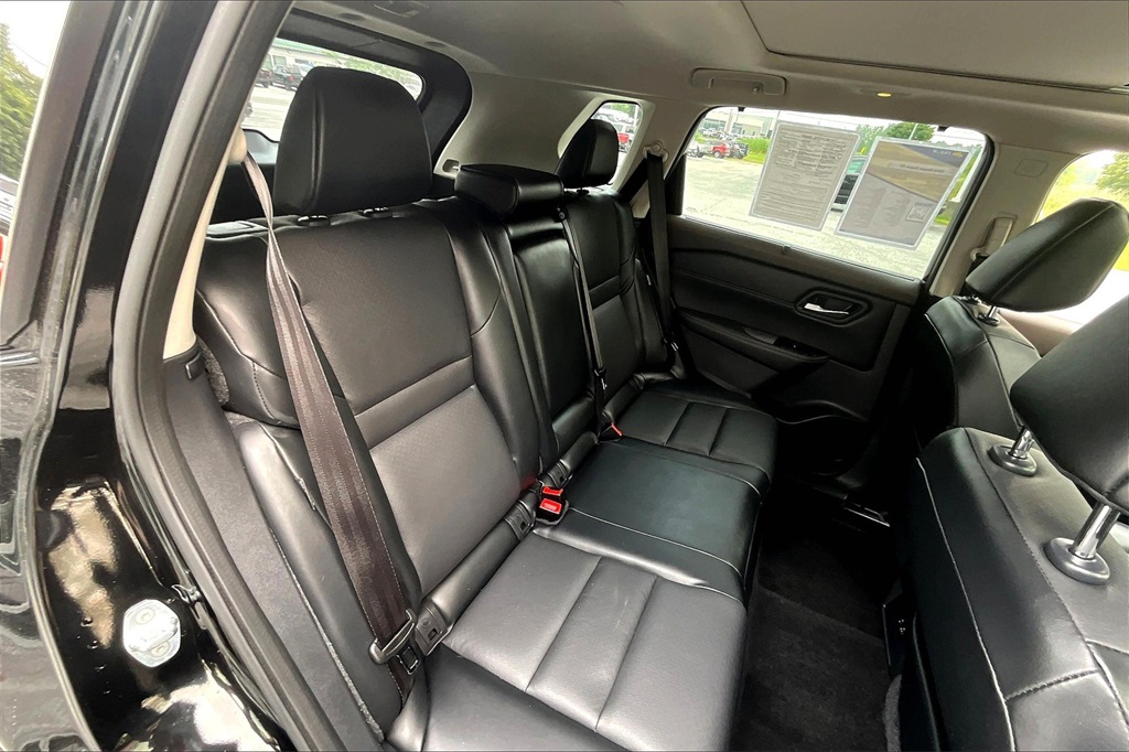 2022 Nissan Rogue SV - Photo 16