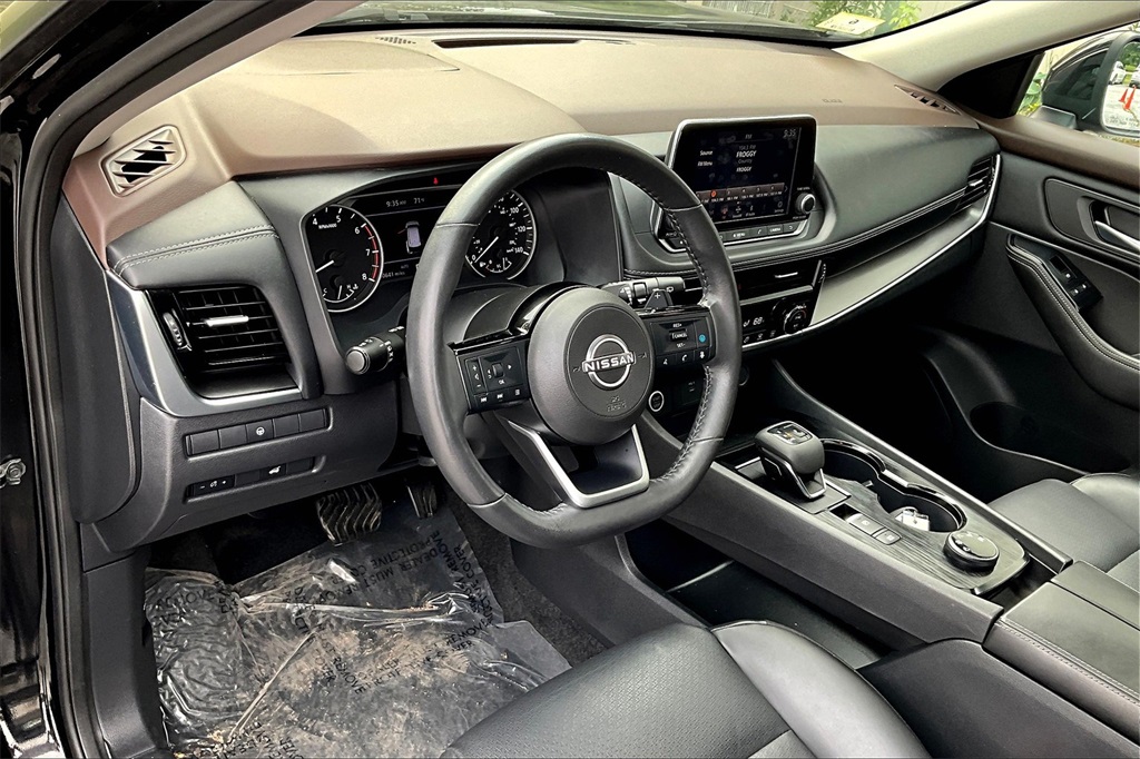 2022 Nissan Rogue SV - Photo 8