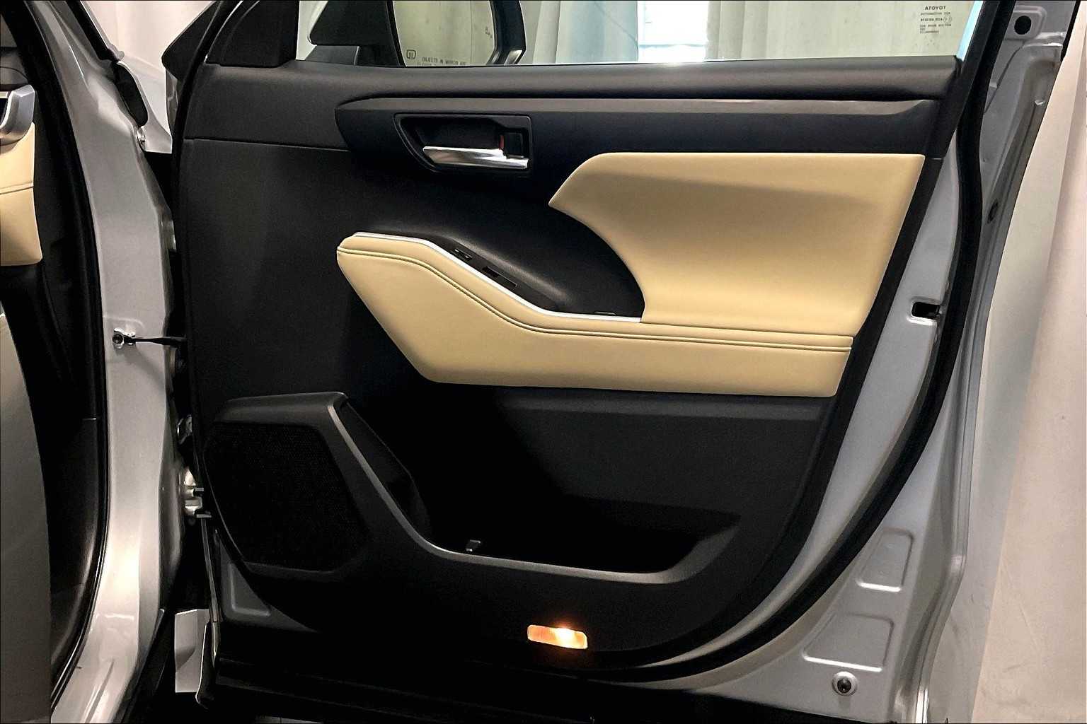 2024 Toyota Highlander XLE - Photo 12