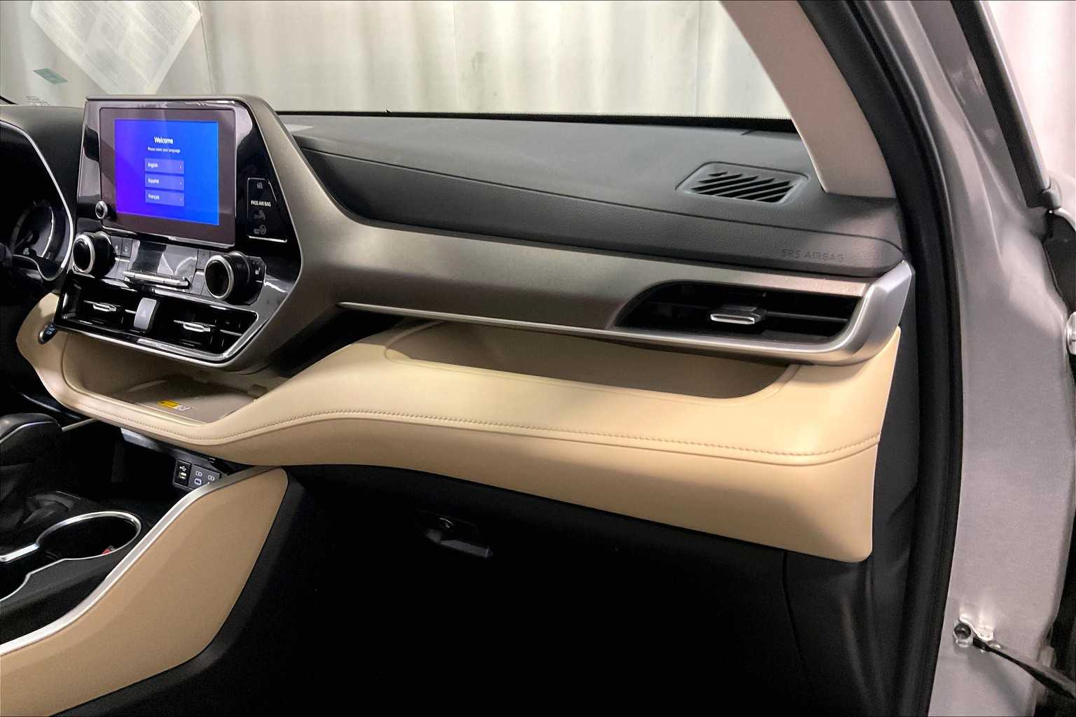 2024 Toyota Highlander XLE - Photo 13
