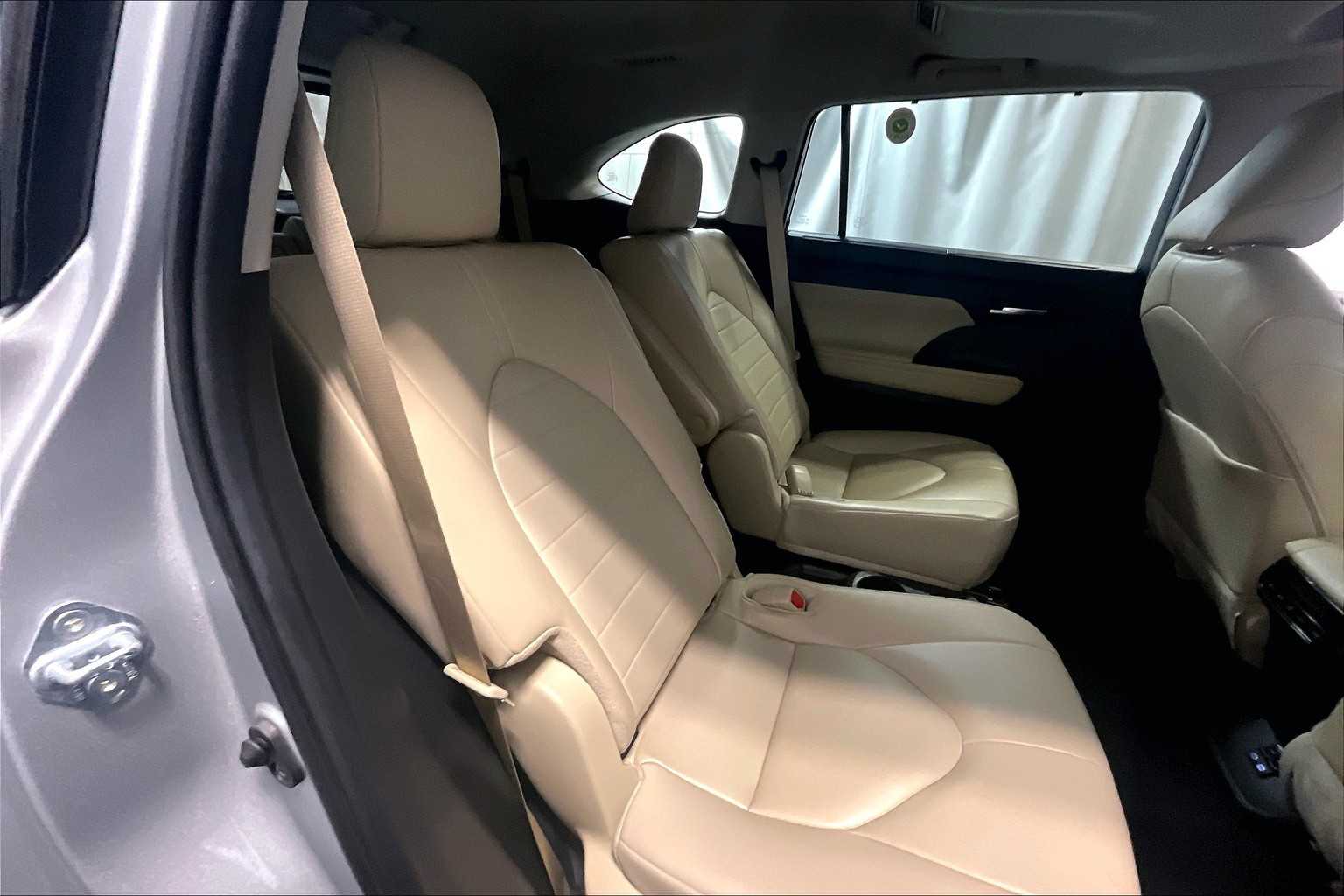 2024 Toyota Highlander XLE - Photo 16