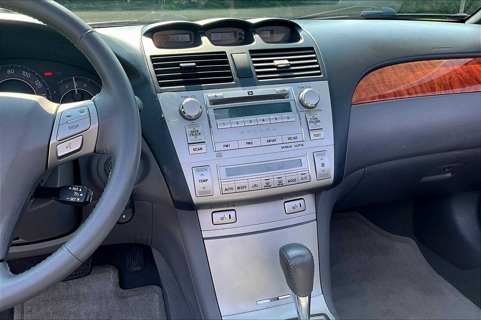 2008 Toyota Camry Solara SLE - Photo 18