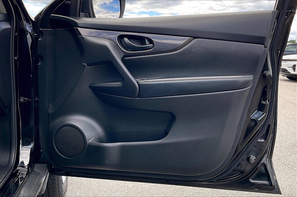 2019 Nissan Rogue S - Photo 11