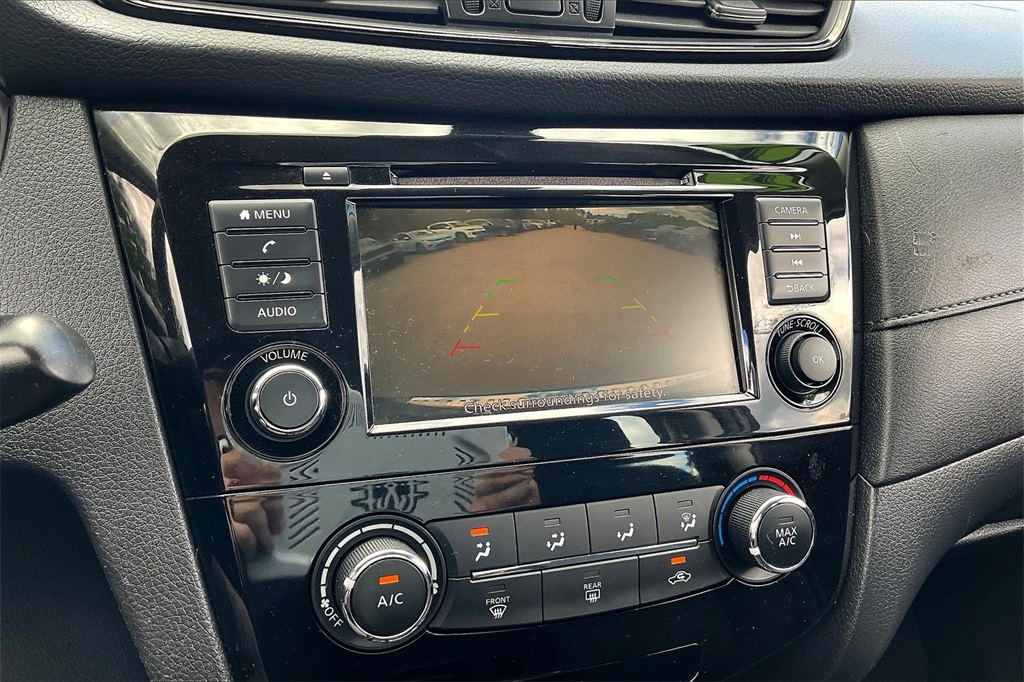 2019 Nissan Rogue S - Photo 18