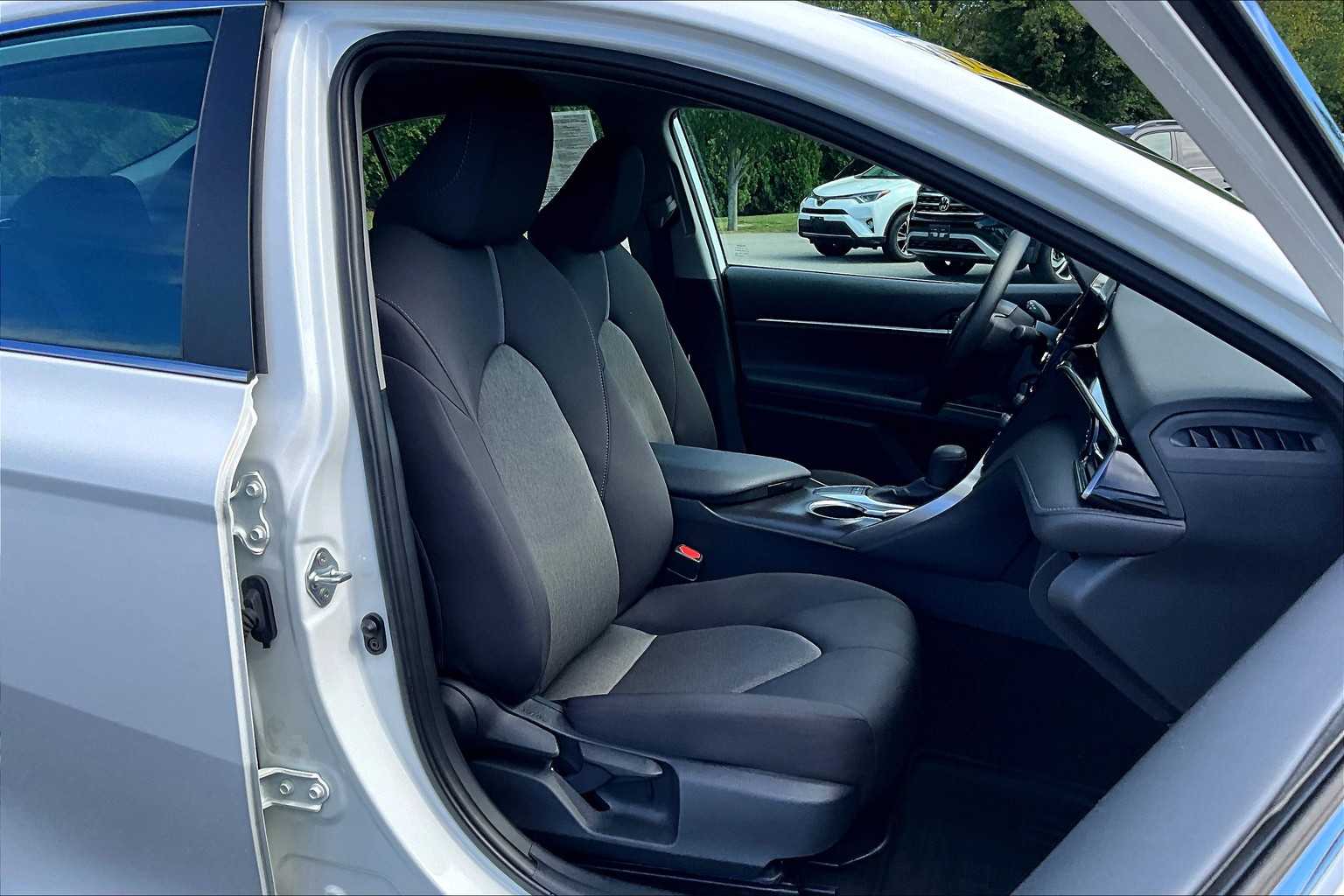 2023 Toyota Camry LE - Photo 11