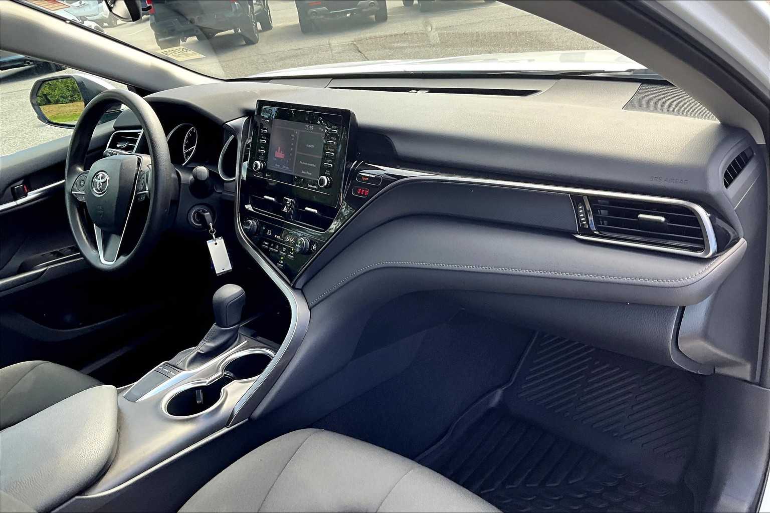 2023 Toyota Camry LE - Photo 14