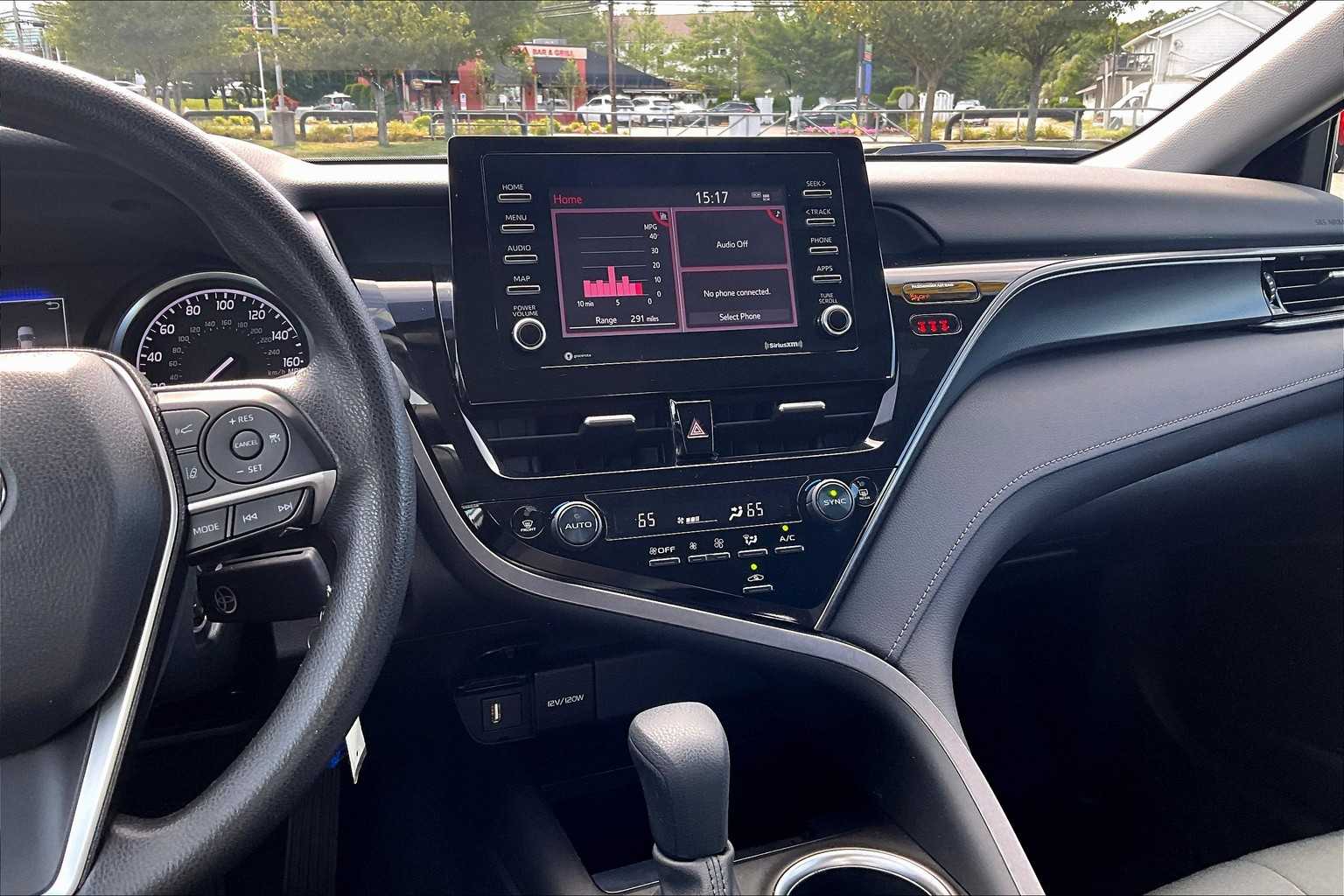 2023 Toyota Camry LE - Photo 18