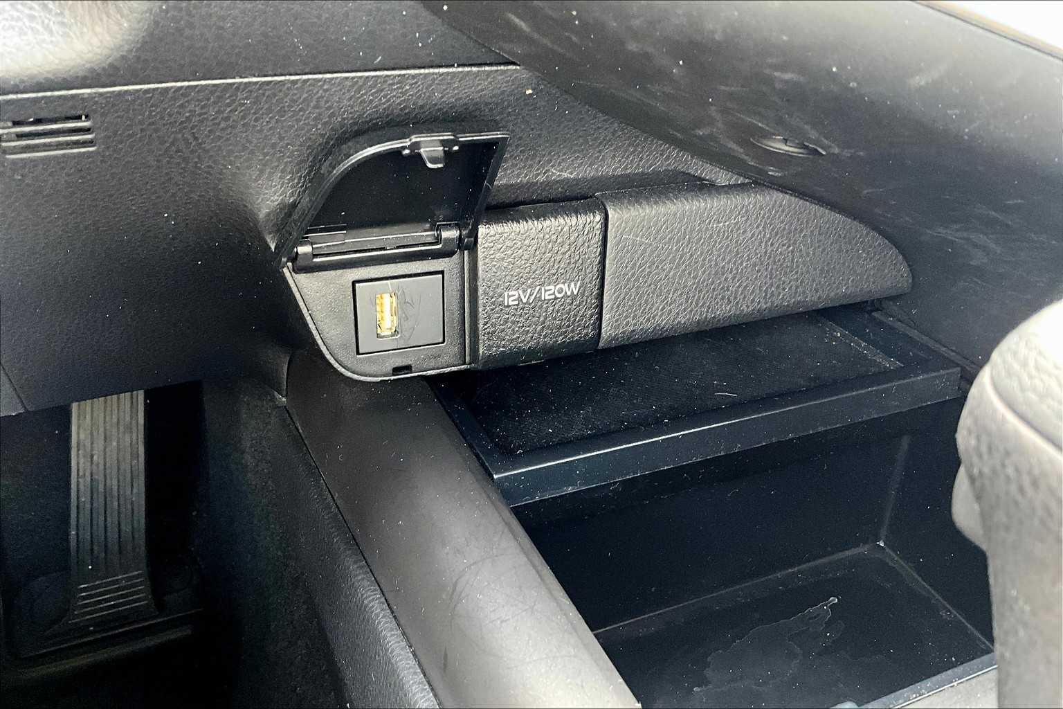 2023 Toyota Camry LE - Photo 27