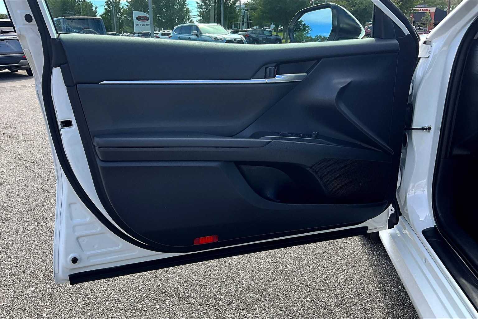 2023 Toyota Camry LE - Photo 9
