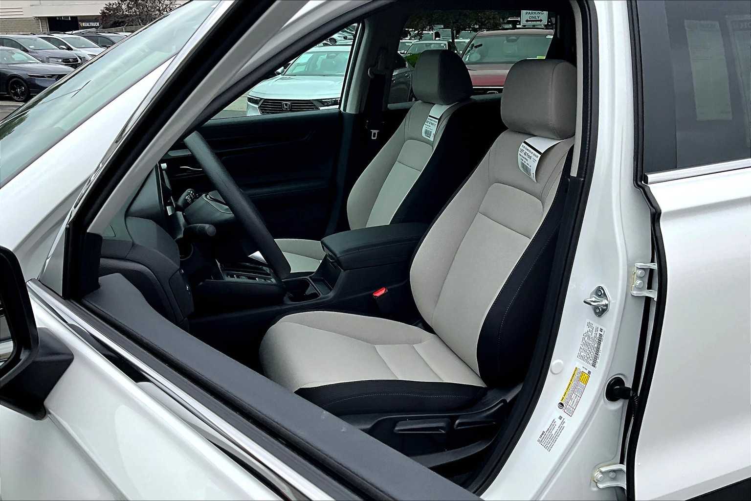2026 Honda CR-V LX - Photo 11