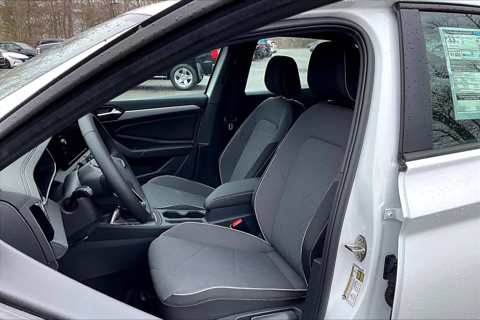 2025 Volkswagen Jetta Sport - Photo 11