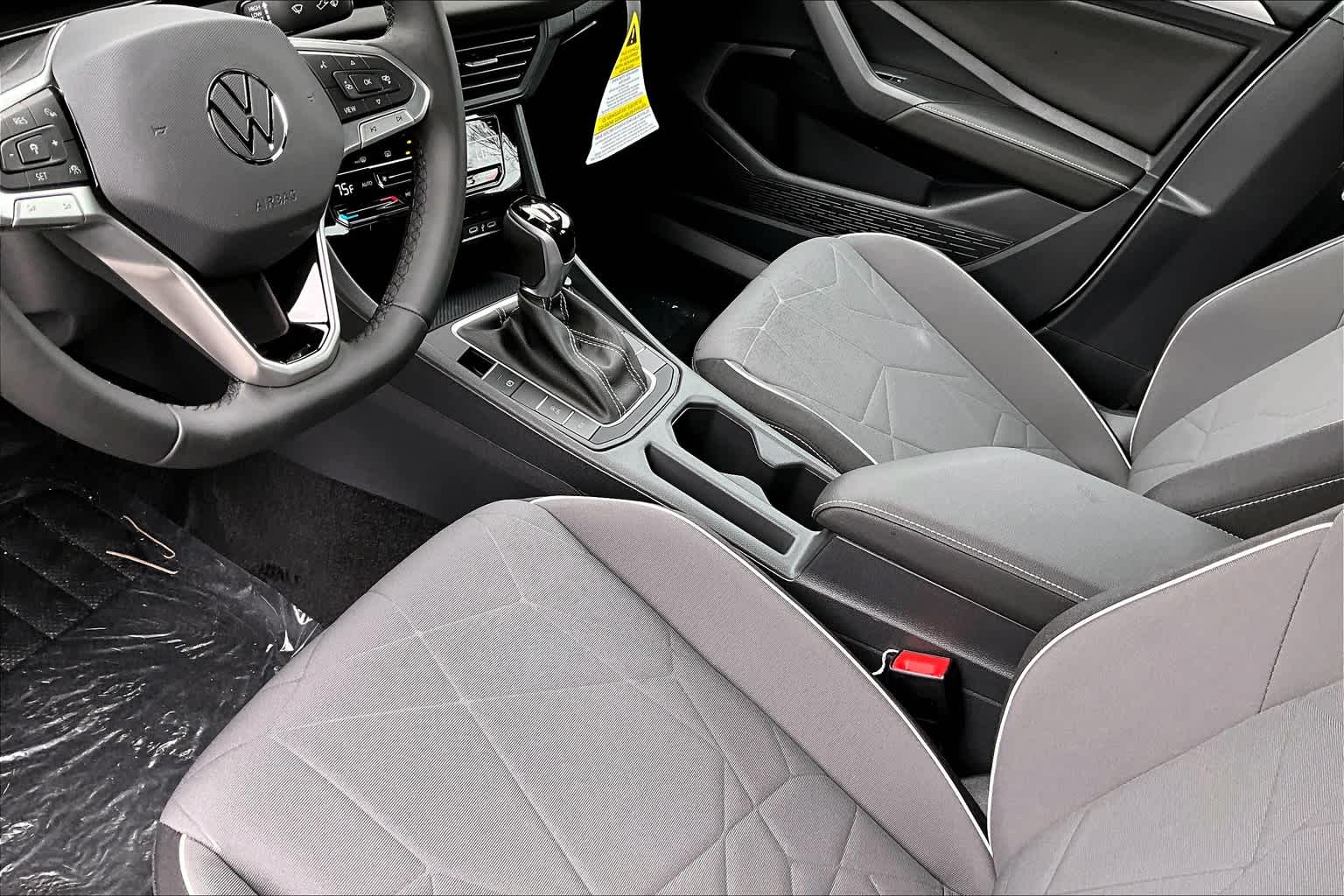 2025 Volkswagen Jetta Sport - Photo 14